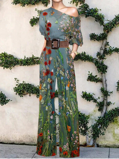 Elegant and modern women's overall, ideal for spring